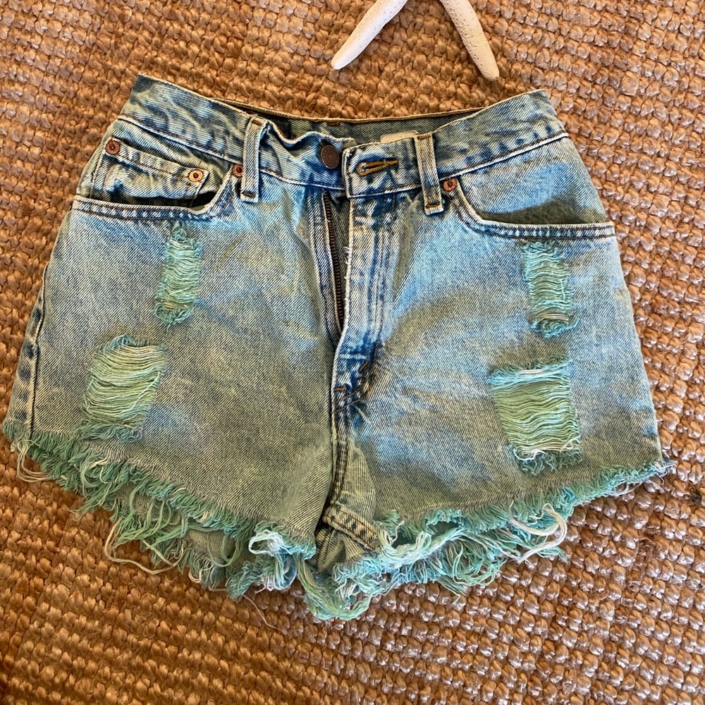 Levi’s tinge of green shorts